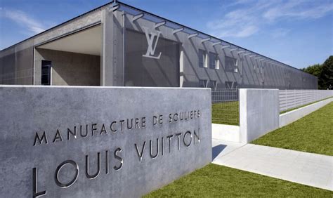 fabbrica louis vuitton corropoli|MANUFACTURE DES ACCESSOIRES LOUIS VUITTON SRL .